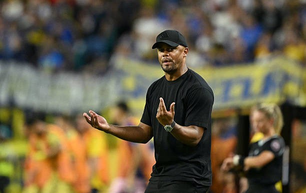 Kompany hẳn đang đau đầu với vị trí trung vệ. 