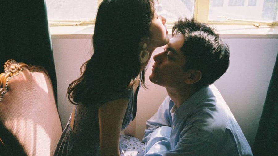Phụ nữ thường bị hấp dẫn bởi những người đàn ông vui tính, hài hước, có sự tự tin.
