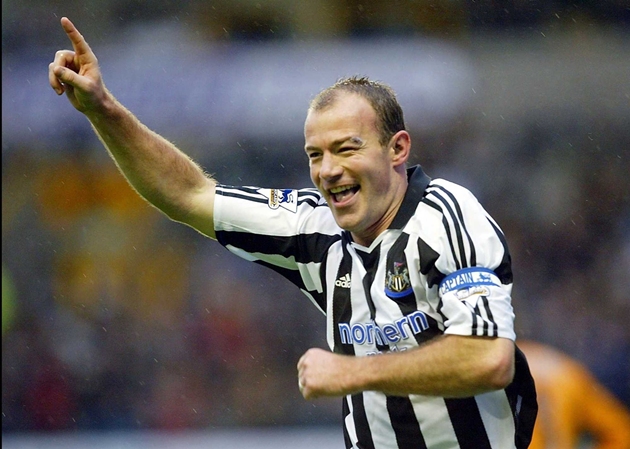 Tiền đạo Alan Shearer năm 2005.