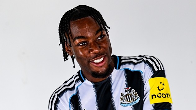 Elnaga mang đến tốc độ trong những pha tấn công của Newcastle.