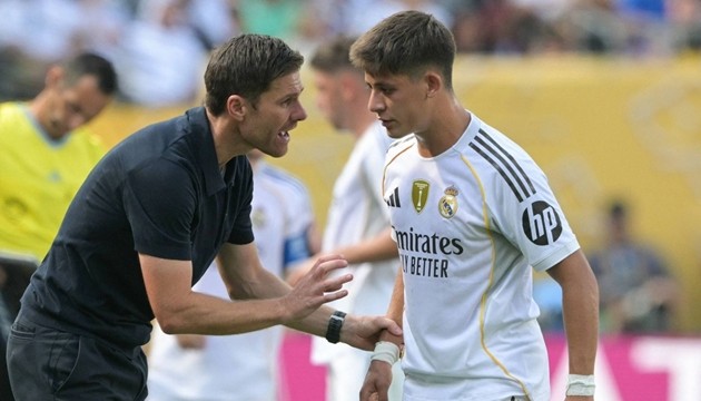 Alonso sẽ phải lắp ghép lại đội hình.