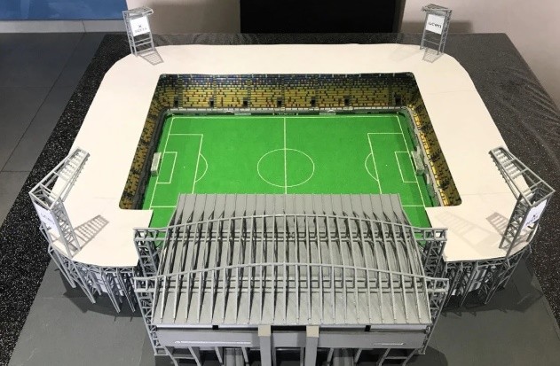 Mô hình dự kiến sân vận động Elland Road nếu nâng lên 55.000 chỗ ngồi.