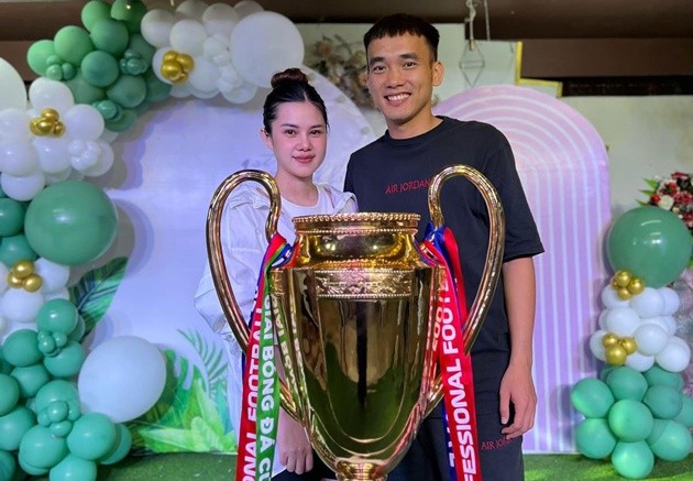 Tuệ Linh và Tiến Dũng.