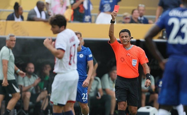 Càng về cuối trận, PSG càng có dấu hiệu mất bình tĩnh.