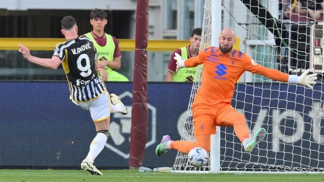 Milinkovic-Savic có thân hình cao lớn. 
