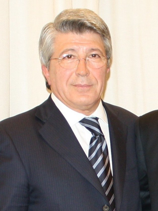 Enrique Cerezo, chủ tịch hiện tại (7/2025) của Atletico.