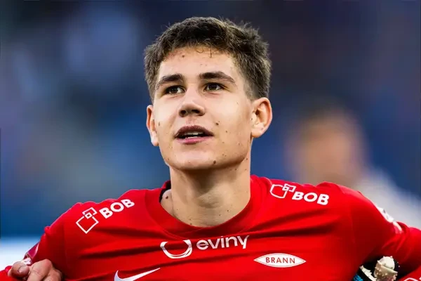 Helland lọt vào tầm ngắm của Man Utd.