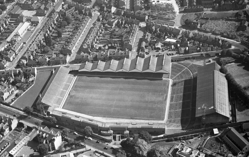 Molineux có lịch sử phát triển đầy thăng trầm.