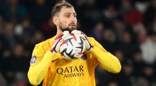 Donnarumma đứng trước những đồn đoán về tương lai.