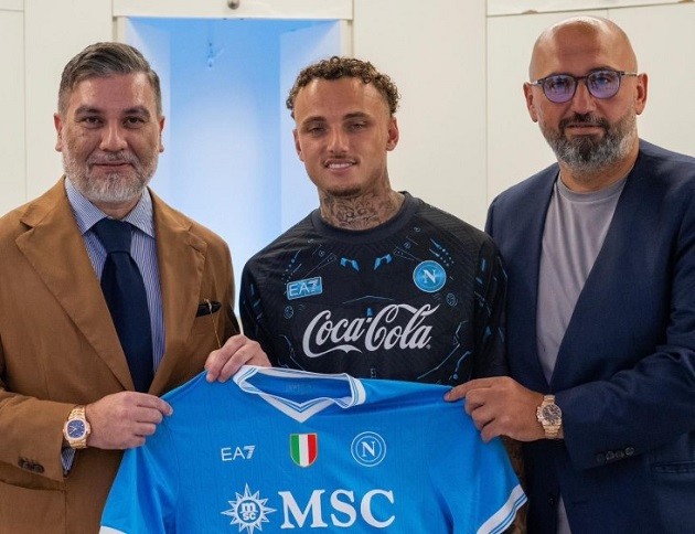 Noa Lang đến Napoli với gi