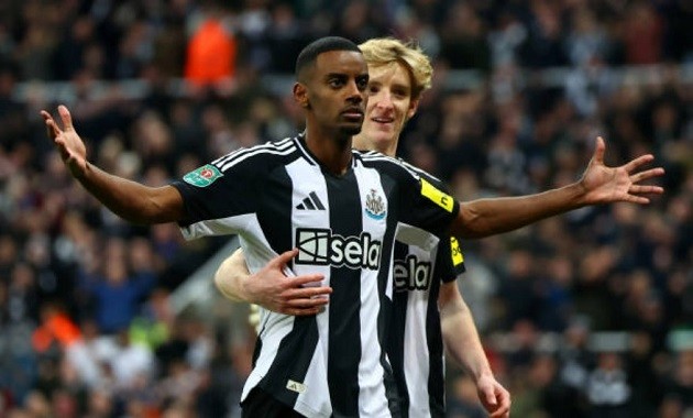 Isak là tiền đạo hàng đầu Premier League.