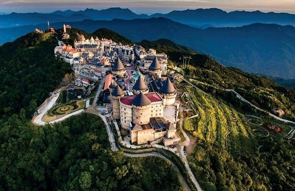 Du khách sẽ bị choáng ngợp bởi khung cảnh tuyệt đẹp của Bà Nà Hills