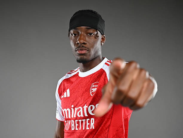 Madueke đã chính thức gia nhập Arsenal. 