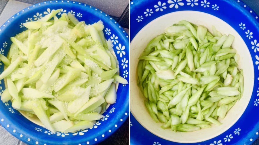 Dọc mùng tước vỏ, cắt miếng nhỏ rồi bóp muối để loại bỏ chất gây ngứa.