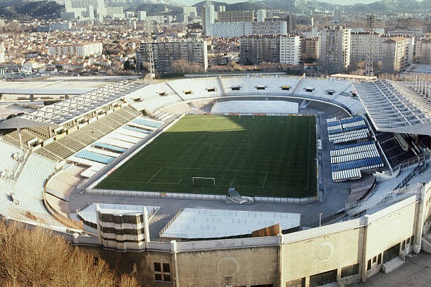 Velodrome khi vẫn còn những khán đài mở.
