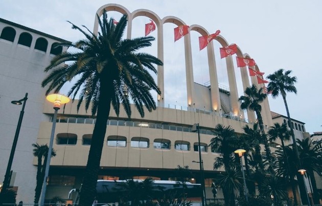Hình ảnh bên ngoài sân vận động Stade Louis II.