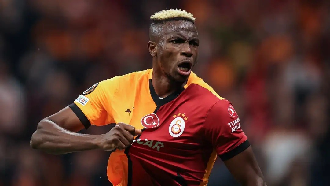  Osimhen sắp đến Galatasaray.