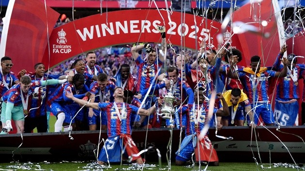 Palace vô địch FA Cup nhưng đang đấu tranh để giành suất Europa League mùa tới