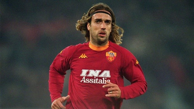 Batistuta là chân sút huyền thoại của Giallorossi.