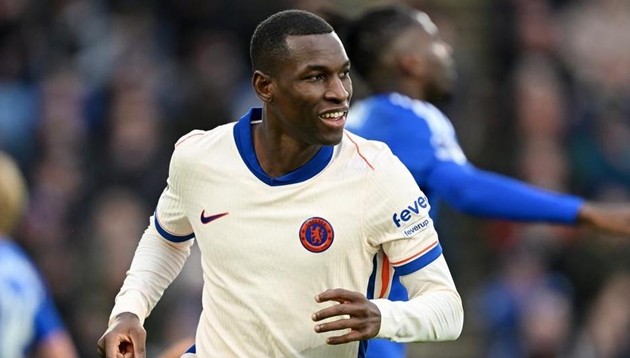 Xuất hiện tin đồn Manchester United quan tâm Nicolas Jackson.