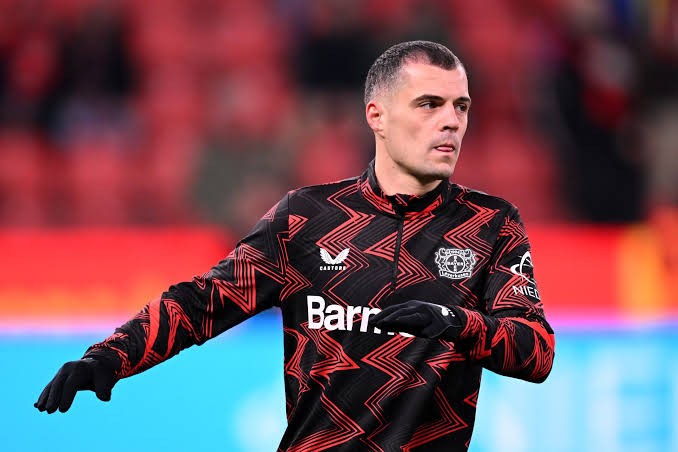 Xhaka được cho sắp quay lại Anh.