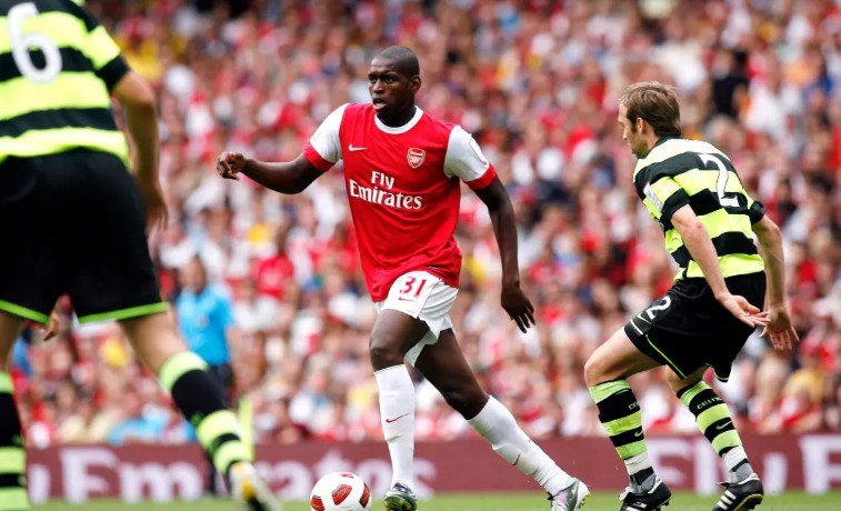 từng có giai đoạn thi đấu cho Arsenal.