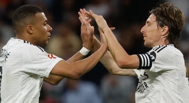 Mbappe sẽ kế thừa chiếc áo số 10 của Modric. 