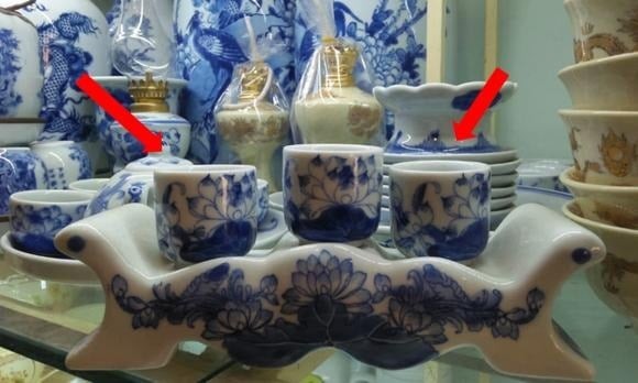 Theo giáo lý nhà Phật, nước dâng lên bàn thờ không đơn thuần là một loại thức uống mà là biểu tượng cho sự trong sạch, thanh tịnh.