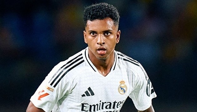 Rodrygo không phải mẫu cầu thủ có khả năng pressing và tranh chấp mạnh mẽ như Luis Diaz.