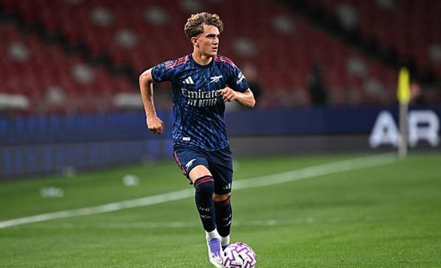 Max Dowman gây ấn tượng với Mikel Arteta.