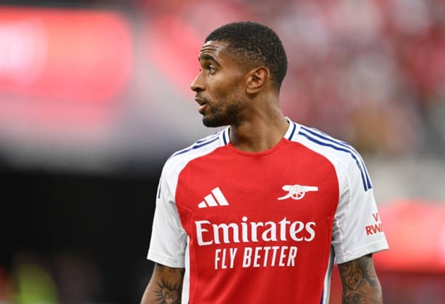 Reiss Nelson cần ra đi để cứu vãn sự nghiệp.