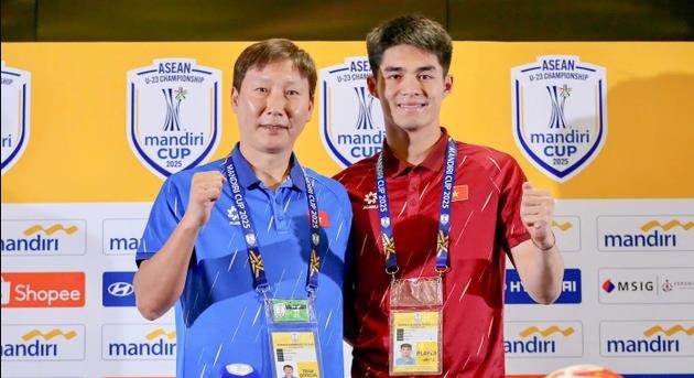 HLV Kim Sang-sik cẩn trọng trước trận bán kết.