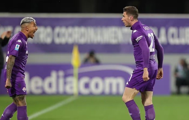 Dodo (cầu thủ phía bên trái) được Barca quan tâm. 