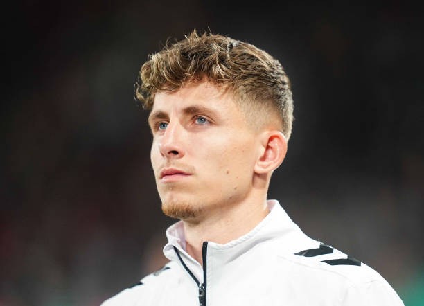 Lindstrom trên đường trở lại Bundesliga. 
