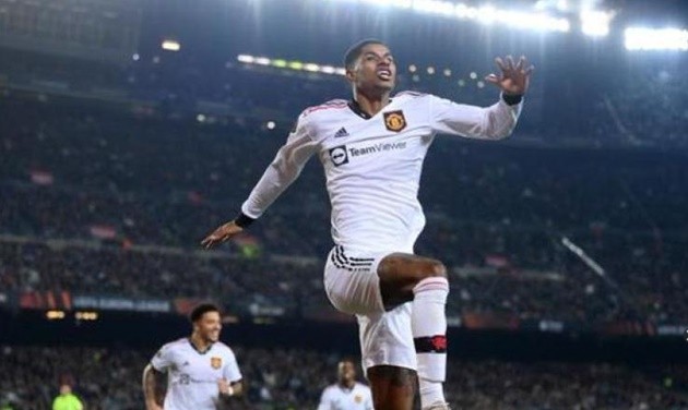 Rashford từng tỏa sáng loại Barca khỏi Europa League. 