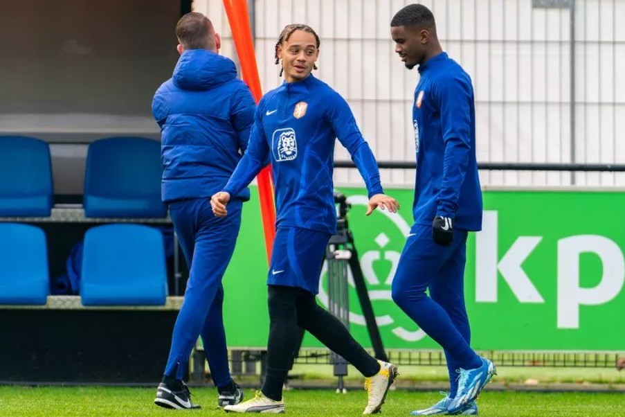 Xavi Simons và Jorrel Hato là đồng đội tại tuyển Hà Lan.
