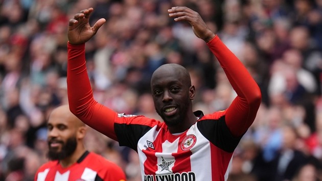 Newcastle United vẫn muốn chiêu mộ Yoane Wissa.