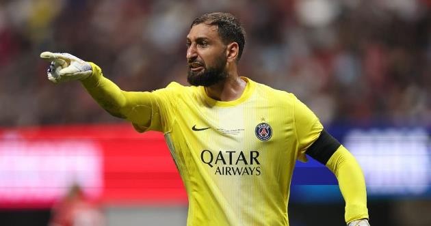 Gianluigi Donnarumma được 2 CLB thành Manchester tranh mua.