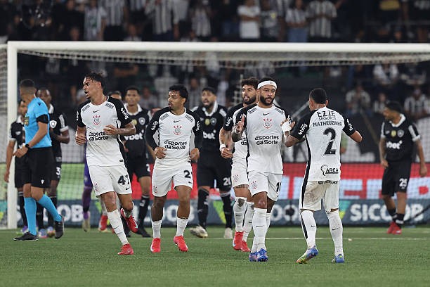 Depay mang về một điểm quý giá cho Corinthians.