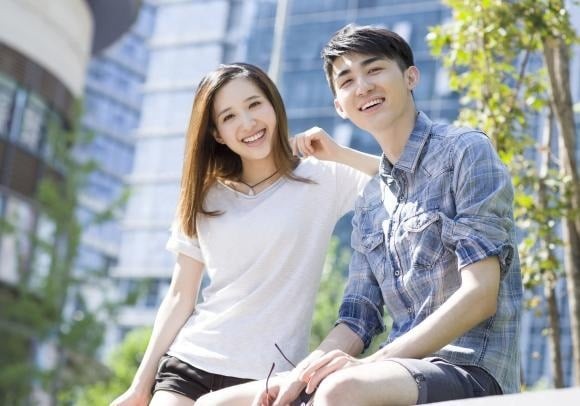 Một người phụ nữ thông minh sẽ hiểu rằng: yêu một người không đồng nghĩa với việc kiểm soát họ, và sống chung không có nghĩa là xâm phạm đời sống riêng tư.