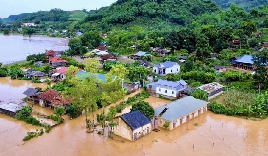 ại Sơn La, nhiều khu vực bị cô lập, giao thông ách tắc
