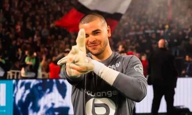  Chevalier được PSG mang về để thay thế Donnarumma.