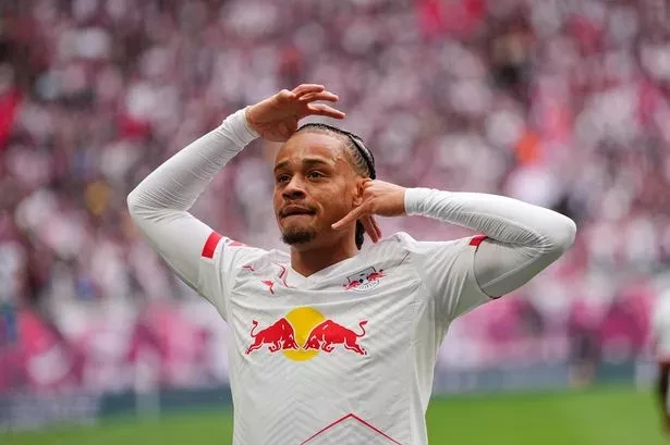 Xavi Simons cho thấy sự đa năng trong lối chơi