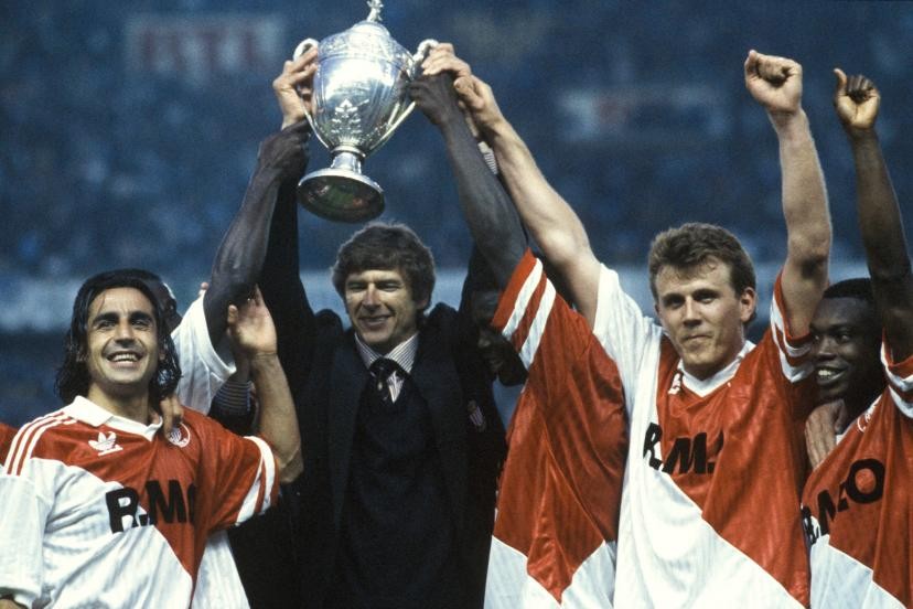 Wenger cần một nơi giải tỏa tâm lý sau 6 năm ở Monaco