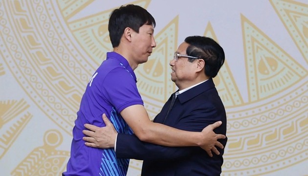 Thủ tướng Phạm Minh Chính chúc mừng và ca ngợi thầy trò HLV Phạm Minh Chính.