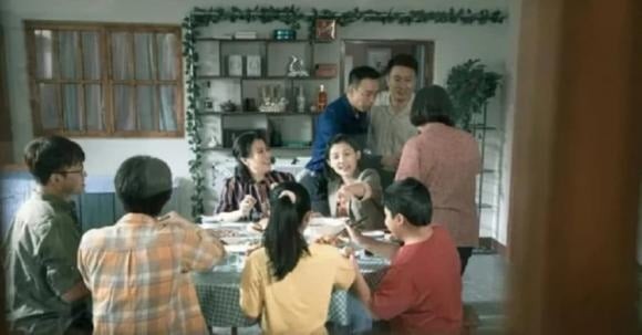 Chẳng hạn, bạn thường xuyên tặng quà, cho tiền, đưa cháu đi chơi mà không đòi hỏi sự đền đáp.
