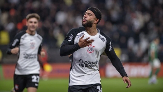 Depay liên tục tỏa sáng ở những trận cầu lớn.