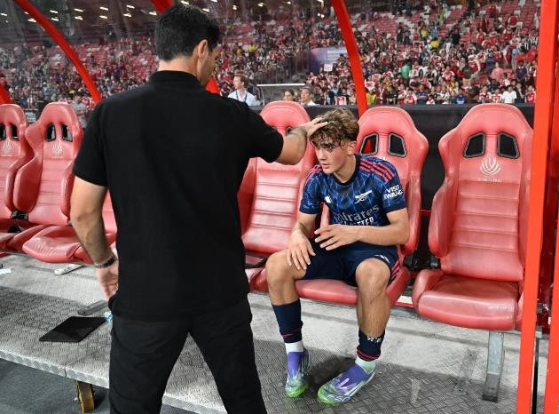Arteta đặt niềm tin vào Max Dowman.