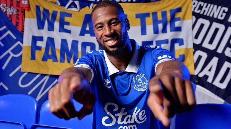 Beto chuyển đến Everton từ Unid