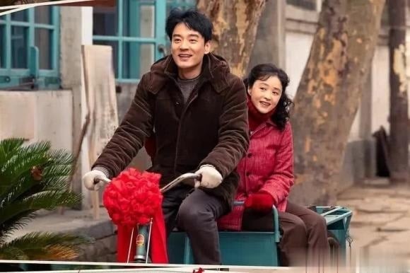 Ngược lại, ông Lợi (tên đã thay đổi), 37 tuổi, trả lời không chút do dự: “Tôi vẫn sẽ cưới cô ấy. Nhưng nếu được, tôi sẽ hoãn thời điểm gặp lại để kịp tích cóp chút vốn, rồi mới đón cô ấy về”.